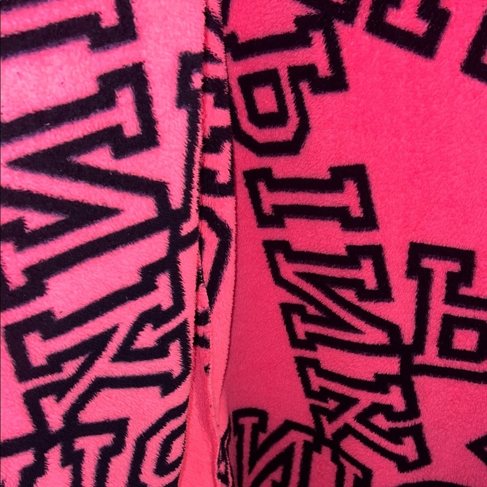 PINK Victoria's Secret Bold Pink and Black Lounge Robe - Picture 5 of 9